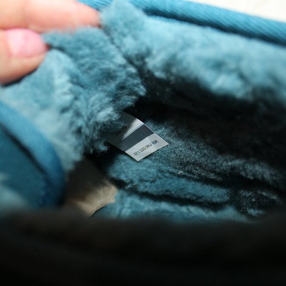 NIB UGG MEN'S NEUMEL MARINA BLUE SUEDE SHEARLING LINED CHUKKA ANKLE WINTER BOOTS - Picture 8 of 8